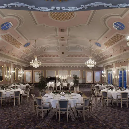 Wyndham Garden Hotel