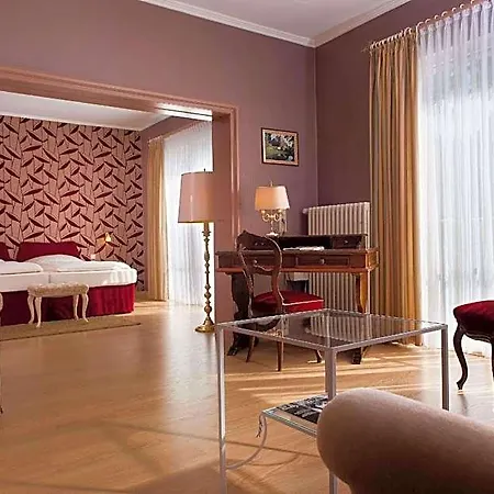 Wyndham Garden Hotel 4*